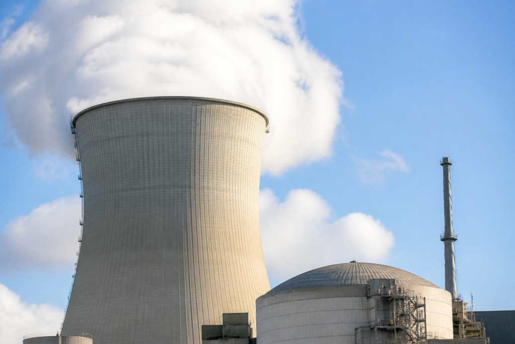 Tickeron: l’AI punta sul nucleare con rendimenti fino al 194%