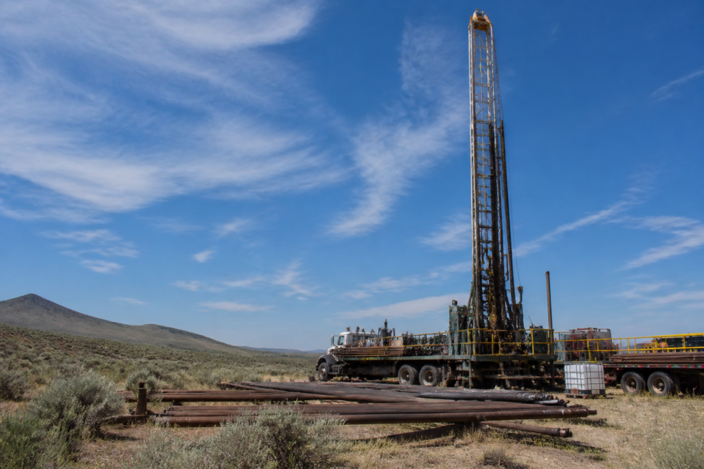 Myriad Uranium: full control over Copper Mountain and first data from Lucky Cliff drill hole