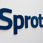 Sprott: utili +154% nel Q2 2026, uranium da 10 miliardi