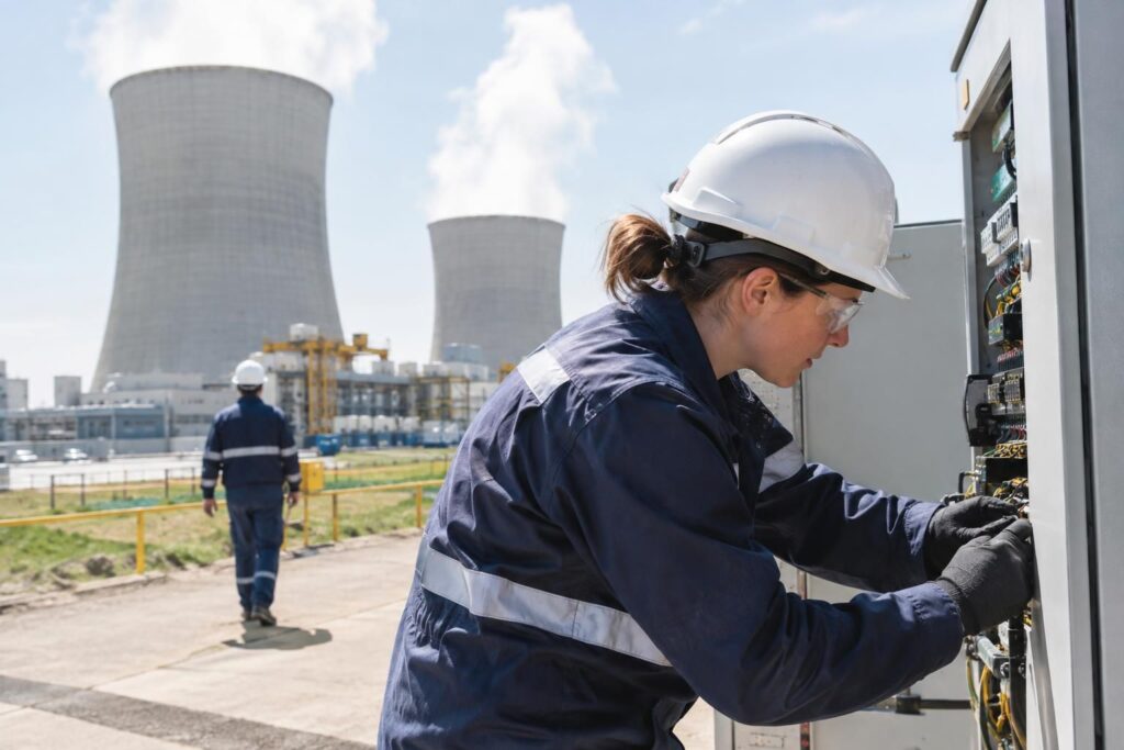Il nucleare mondiale tocca quota 2702 TWh nel 2025 e riparte con nuovi reattori