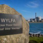 Rolls-Royce SMR firma il contratto per i primi tre reattori a Wylfa